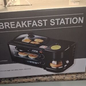 3-in-1 Breakfast Station Toaster Oven, Griddle and Coffee Maker - Black